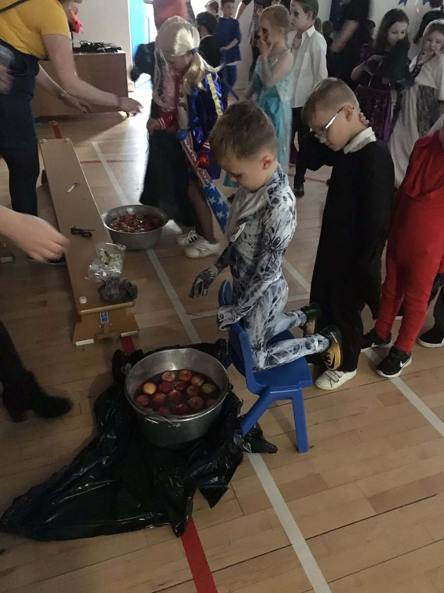 KincaidstonPS's tweet photo. P1-3's Halloween party is in full swing this afternoon🎃🕸👻 #HappyHalloween #supercostumes https://t.co/0D2GwGCtd5