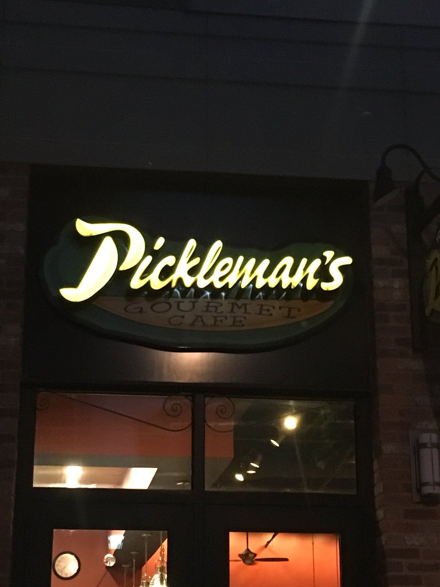 jennyloo22's tweet photo. Hey @IamChrisPorter... whatcha know about gourmet pickles?!? 😝 #BullshitMove #TooAggressive https://t.co/X0h6b3FQ8P