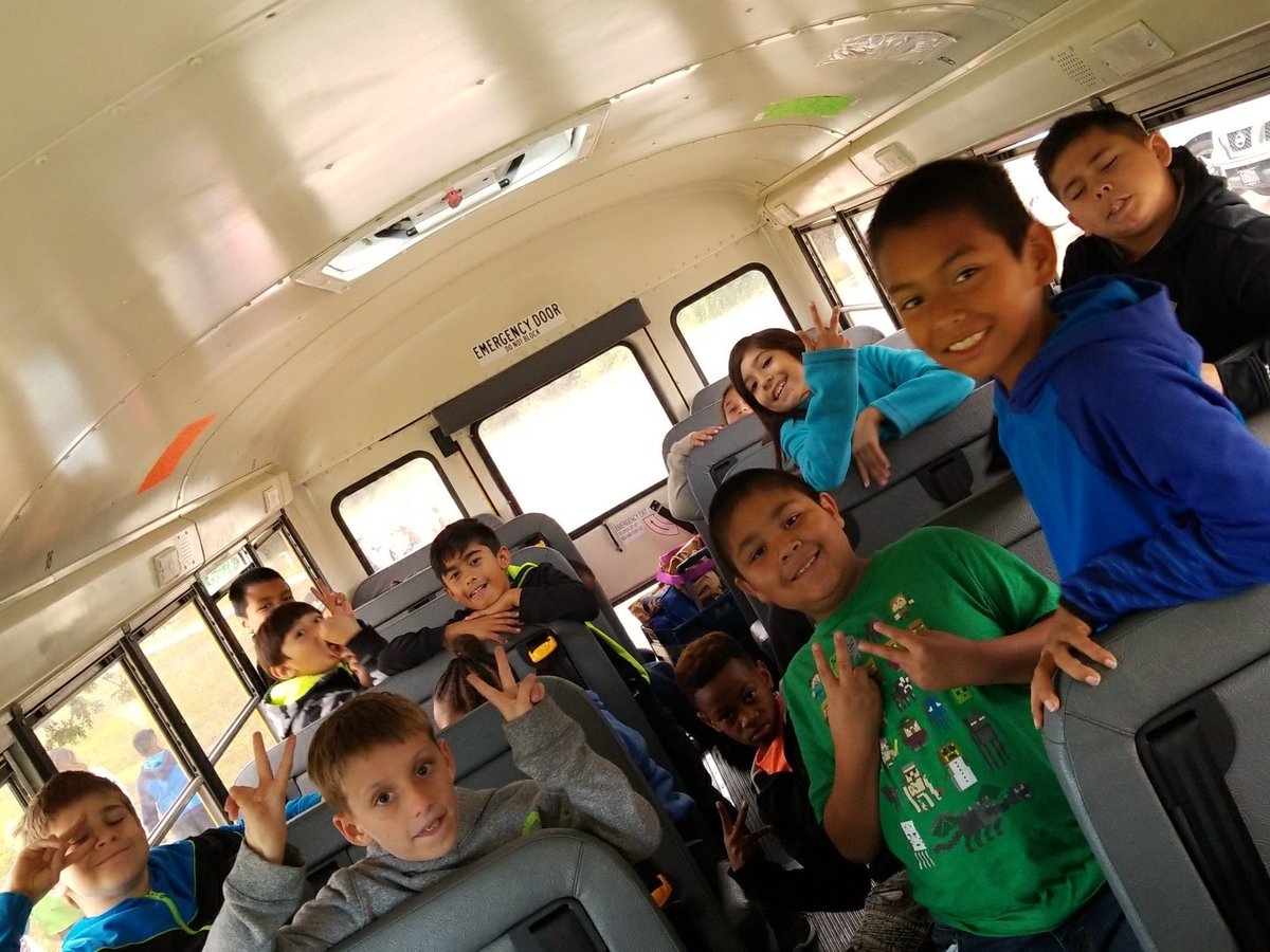 MsValadezz's tweet photo. Field trip! #fieldtripvibes #blazierproud #4thgraderules  @BlazierBlueJay https://t.co/cS1W576DDT