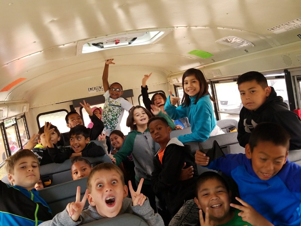 MsValadezz's tweet photo. Field trip! #fieldtripvibes #blazierproud #4thgraderules  @BlazierBlueJay https://t.co/cS1W576DDT