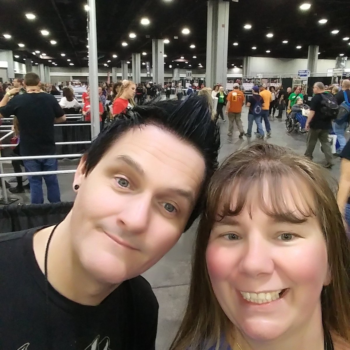 mbuckhuntr's tweet photo. @malfuncsean you're amazing and so is Nay, she is most beautiful woman ever!! Love y'all for best 40th bday ever https://t.co/b6nId5sgDN