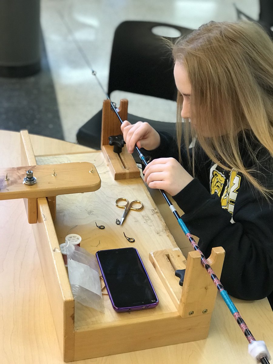 ByronSup531's tweet photo. Building rods in Wildlife Science class!  #sorryfish https://t.co/taYQ0Aeiou