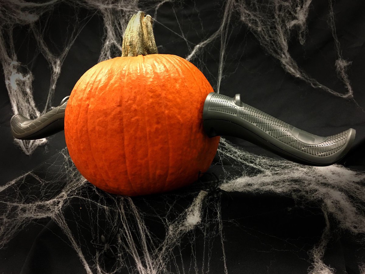 Perfect_Fitness's tweet photo. Whether you’re carving abs or pumpkins, have a Perfect Halloween. #HappyHalloween https://t.co/ZVcovGlHut