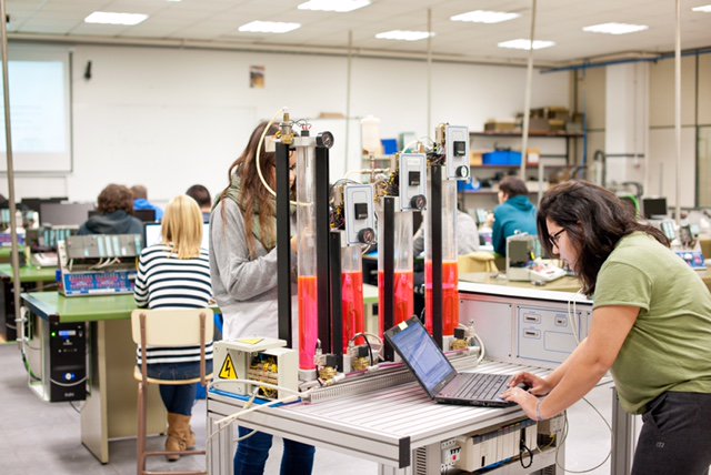 amecotest's tweet photo. Deusto: Nuevo grado dual en Industria Digital con Egibide, en Vitoria -  https://t.co/BqbywMhHf9 presenta un... https://t.co/G5MptePcG2