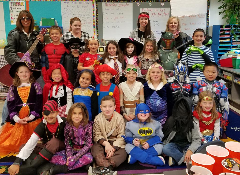 DawnEelman's tweet photo. Costume fun on Room C-09!  #bravobburg https://t.co/xWA3zBvrkU