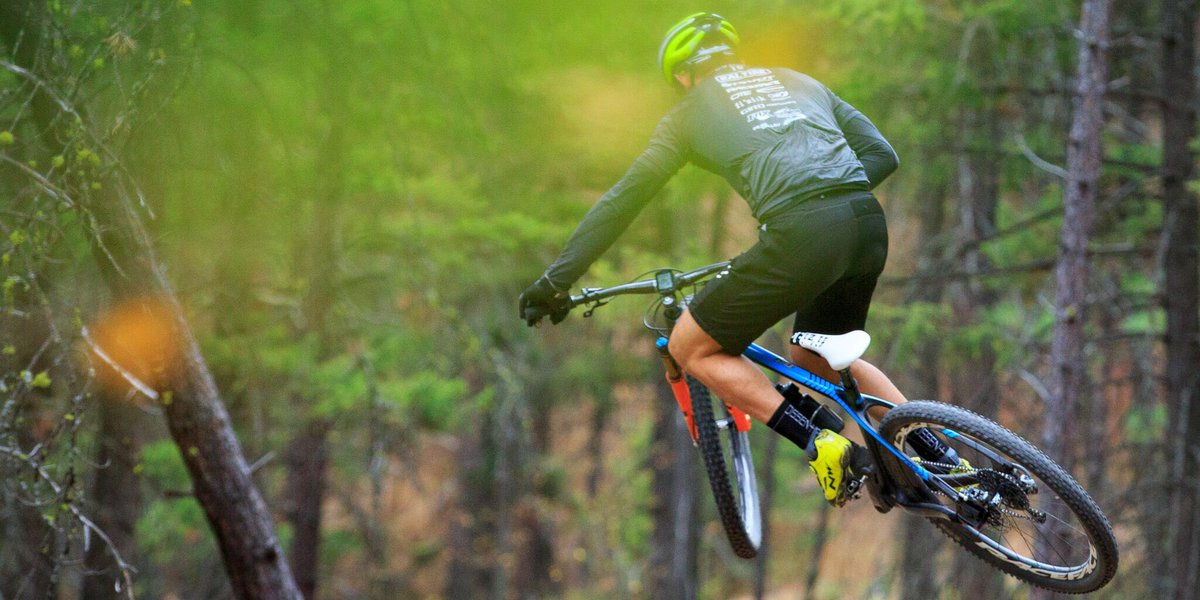 EvanwGuthrie's tweet photo. XC as I remember growing up was a bunch of young ones messing around and pushing each other. @raceface604 project soon #makeXCgreatagain https://t.co/06tHMDar7W