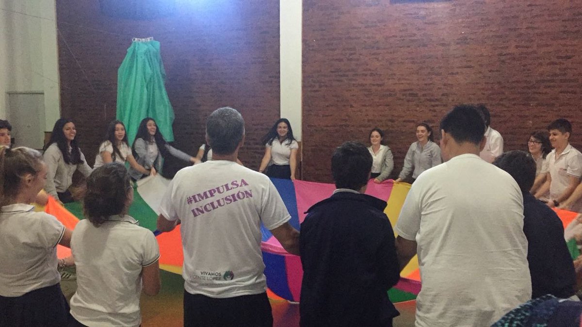 discapacidadvl's tweet photo. Ahora! Juegos inclusivos en @sfadelvalle c alumnos La Salle y Eidep! Por ahora empate equipos "Spagettis" y "La Milanga"! #impulsainclusion https://t.co/mIIxyvv82F