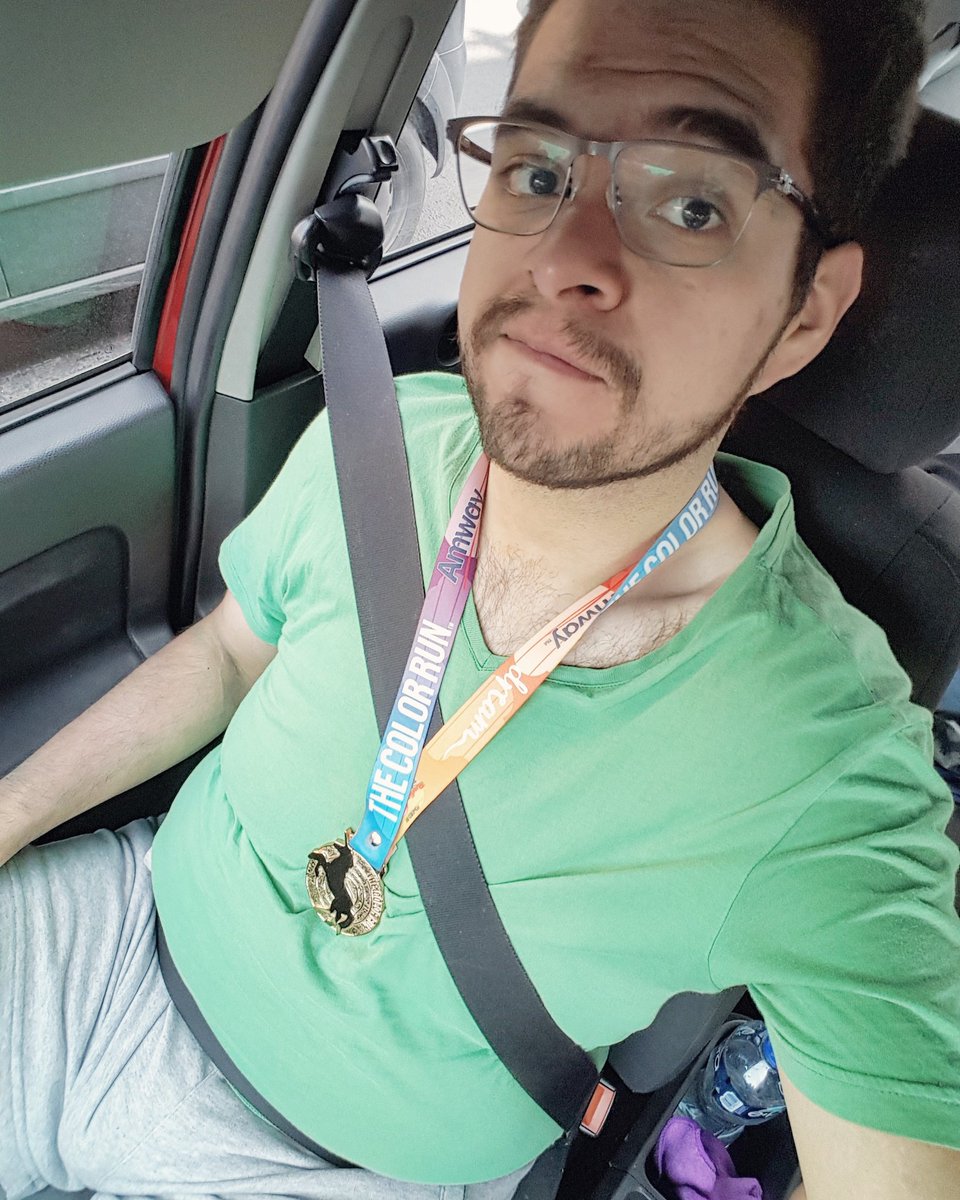 Cestuitter's tweet photo. Recuerdito de #Thecolorrun2017 https://t.co/CQVso0JYbr