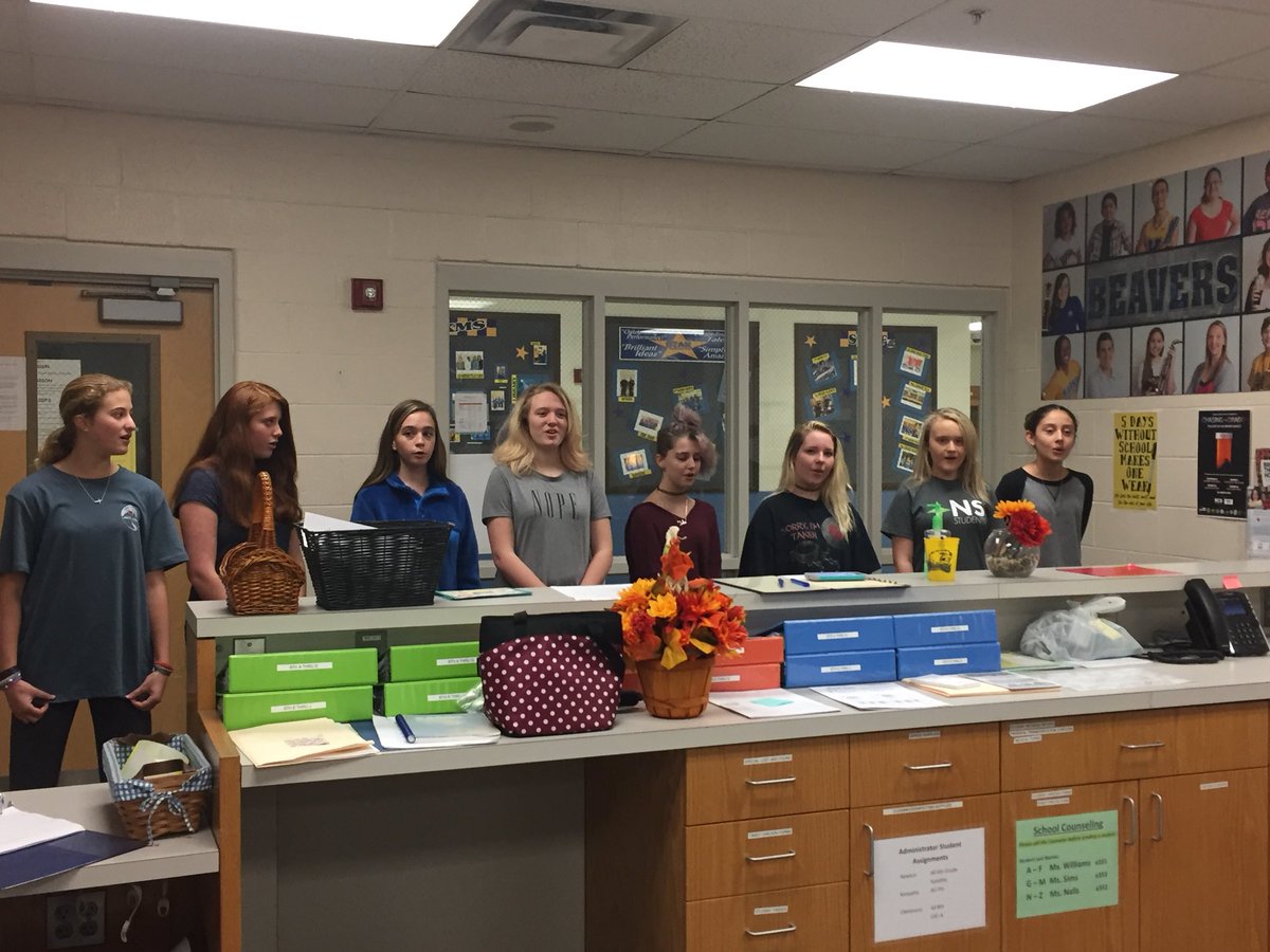 smiths7676's tweet photo. @Karns_Middle  The office treated to a little Halloween serenade by these 8th graders! Fabulous! https://t.co/TNWfbTPA1c