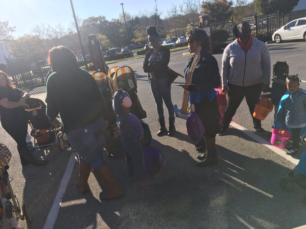 upsilonsigmadst's tweet photo. Catch us around campus walking these awesome children around to go trick-or-treating! #umes #stayupsilonsigma https://t.co/4kdjTekXJm