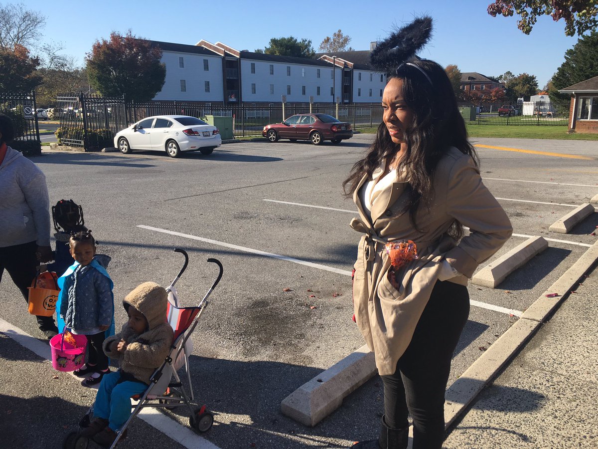 upsilonsigmadst's tweet photo. Catch us around campus walking these awesome children around to go trick-or-treating! #umes #stayupsilonsigma https://t.co/4kdjTekXJm