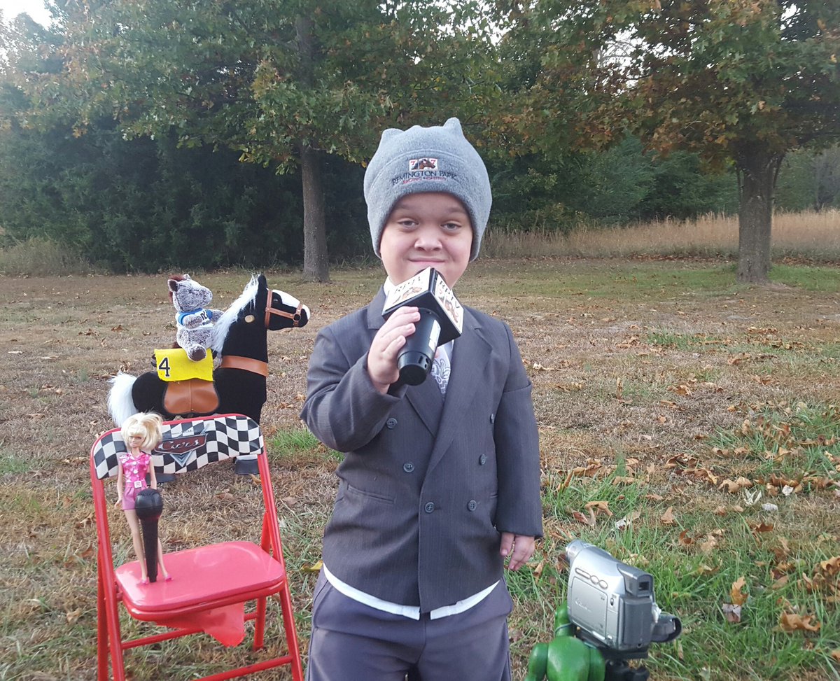 #wheresthewoodytshirt ready 4 the paddock preview with <a href="/Kellyohararp/">Kelly O'Hara</a> &amp; Rex <a href="/chriskotulak/">Chris Kotulak</a> <a href="/therpblaze/">TheRPBlaze</a> <a href="/thedaleday/">Dale Day</a> <a href="/therpblaze/">TheRPBlaze</a> <a href="/RemingtonPark/">Remington Park</a>