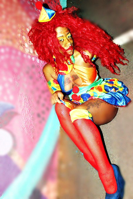 My new photoset is live. Login and enjoy! https://t.co/qZar0Li7Jv https://t.co/XTbUTv8PDi