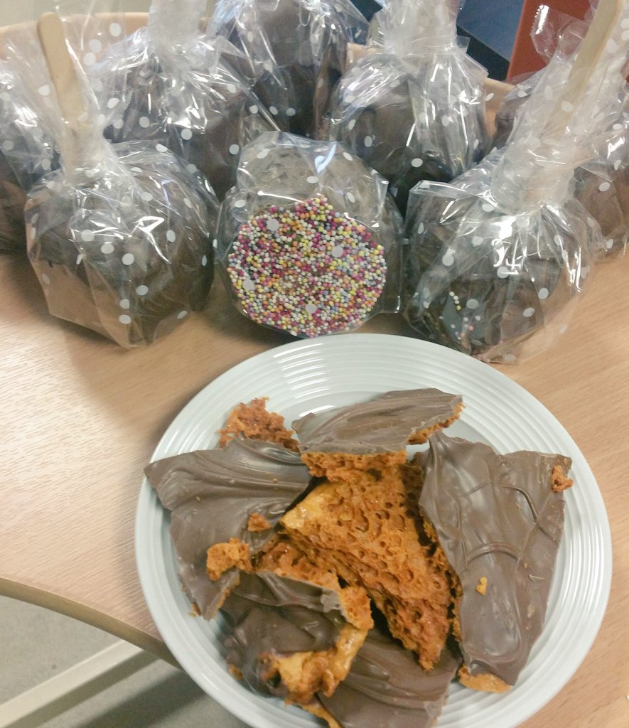 Dirrans_centre's tweet photo. Happy Halloween! #puffcandy and #chocolate apples made by our Enterprise group. #dirranskitchen #Halloween2017 https://t.co/nlaY0mcfRY