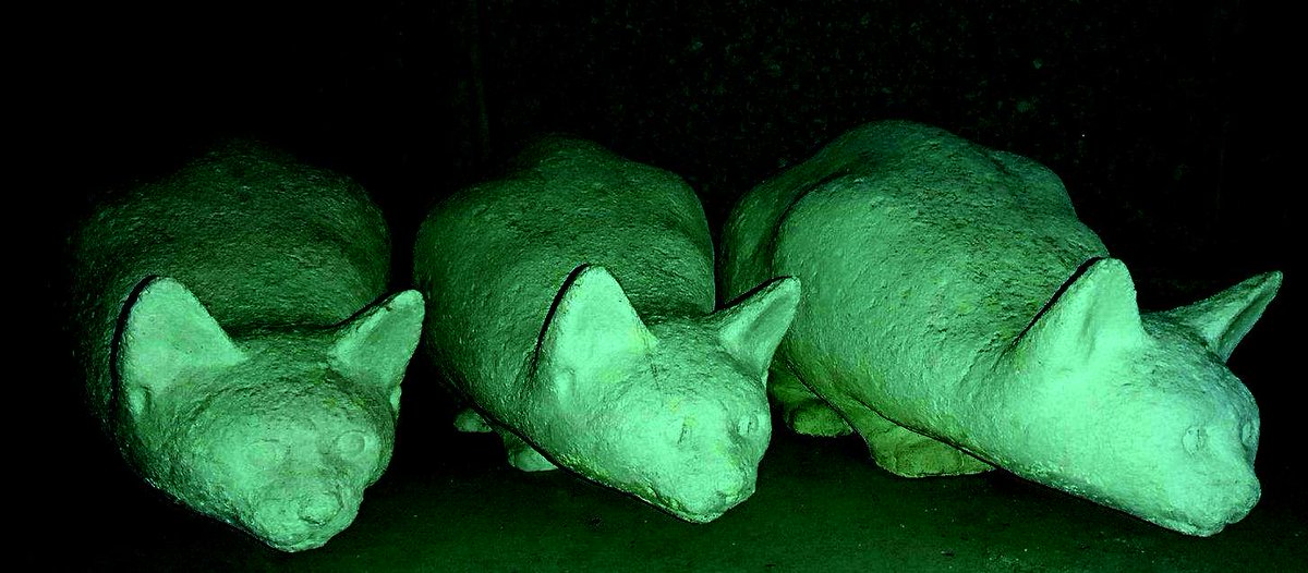 StoneworksBath's tweet photo. Did you know we also make a range of stone animals? The Rudloe #cats are here to wish you a happy #Halloween! https://t.co/m66E9MvVdE