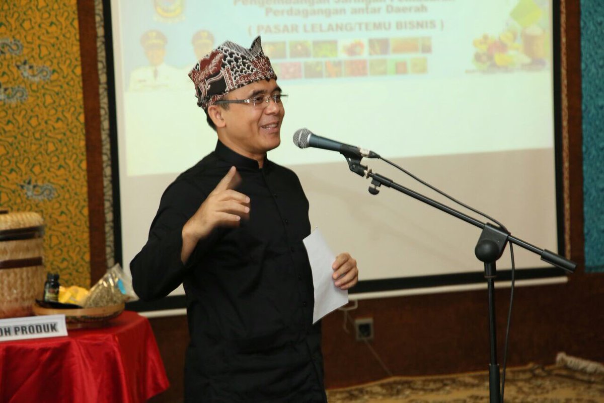 AzwarAnas_A3's tweet image. Pasar Lelang produk pertanian. Alhamdulillah responsnya top! banyuwangikab.go.id/berita-daerah/… instagram.com/p/Ba6JDIjgahX/