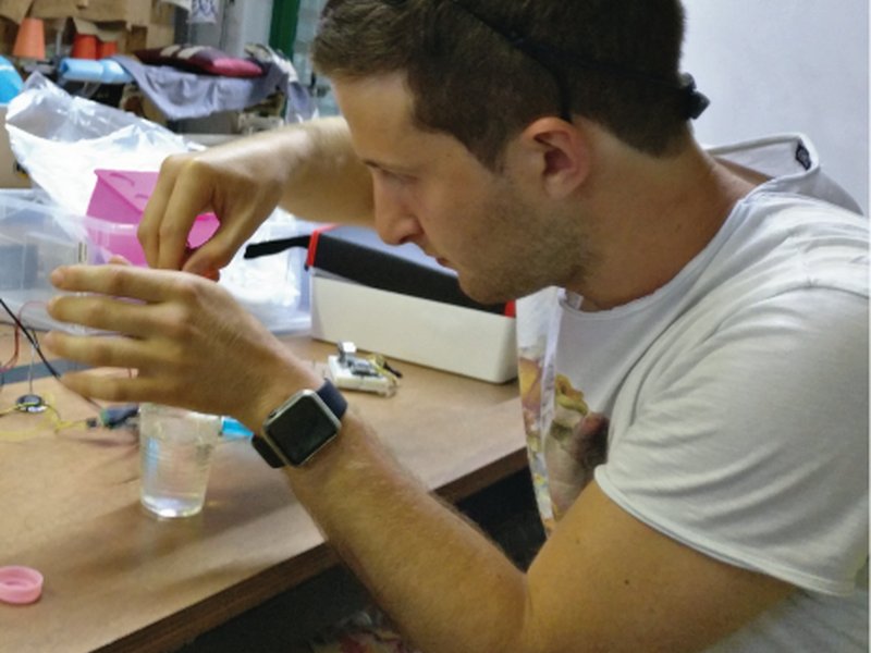 wemakecc's tweet photo. Giulio è un #maker non vedente che ha partecipato alla #MIR per completare il suo progetto di #VoiceInstruments https://t.co/SKBmXQ25yI https://t.co/ZzdAIK7lMv