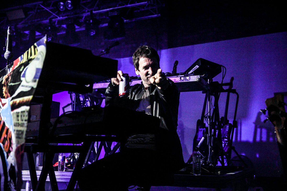 Hackney_Wonder's tweet image. Shot from this years event, @theriflesband loving a cold @RedStripeLager 
#hackneywonderland #therifles #redstripe