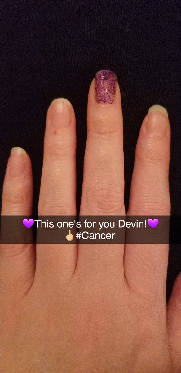 LoveyStar's tweet photo. @devinlima @bradfischetti @TheRealLFO Only finger needed. 💜 #Purple #forDevin #DevinStrong #PrayersForDevin #CureForCancer #CancerSucks https://t.co/9K1UPaWUIg