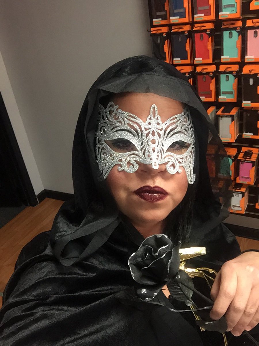 Wireless_xpress's tweet photo. Happy Halloween from Wireless Express! #Boost https://t.co/0CHHykyQg6