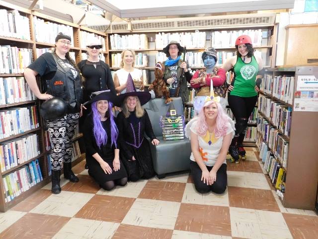 CBRLibrary's tweet photo. Have a Happy Halloween! Library branches will be closing at 4:30 PM today. Have a safe and fun evening! #CBRLibrary #Halloween #libraryfun https://t.co/POTRtW7hA8