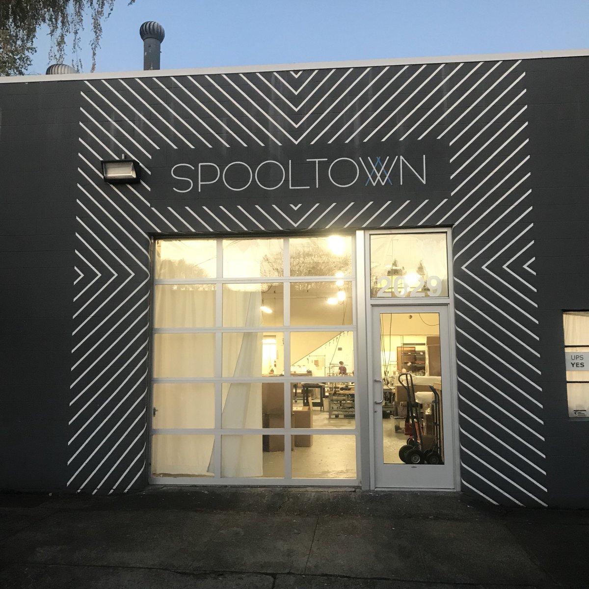 spooltown's tweet photo. Early mornings in the shop: 🌅💯 https://t.co/RTRg9dtBME