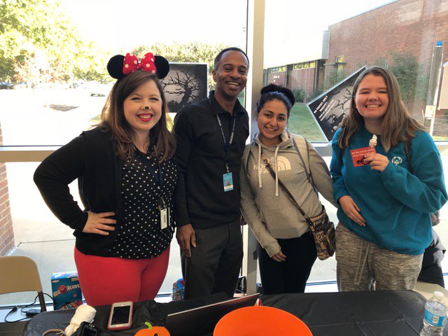 WakeTechSuccess's tweet photo. #trickortreat Success Coaches enjoying the day with their students and each other!!! https://t.co/qtEkqL2d5a
