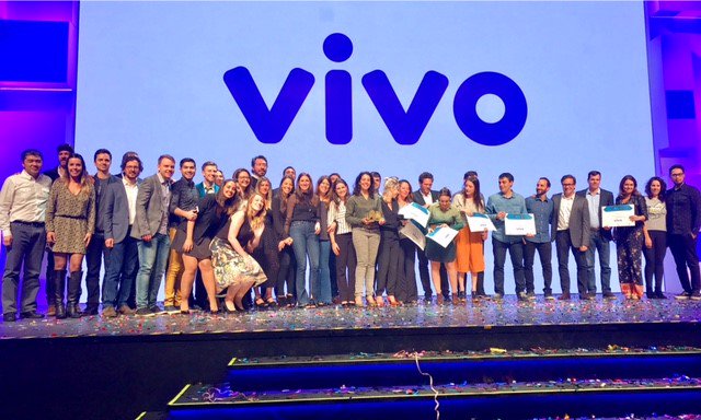 WundermanBrasil's tweet photo. Parabéns, @Vivoemrede e @casasbahia, marcas #TopOfMind na opinião dos brasileiros 👏👏👏 https://t.co/V0UdAjdxht