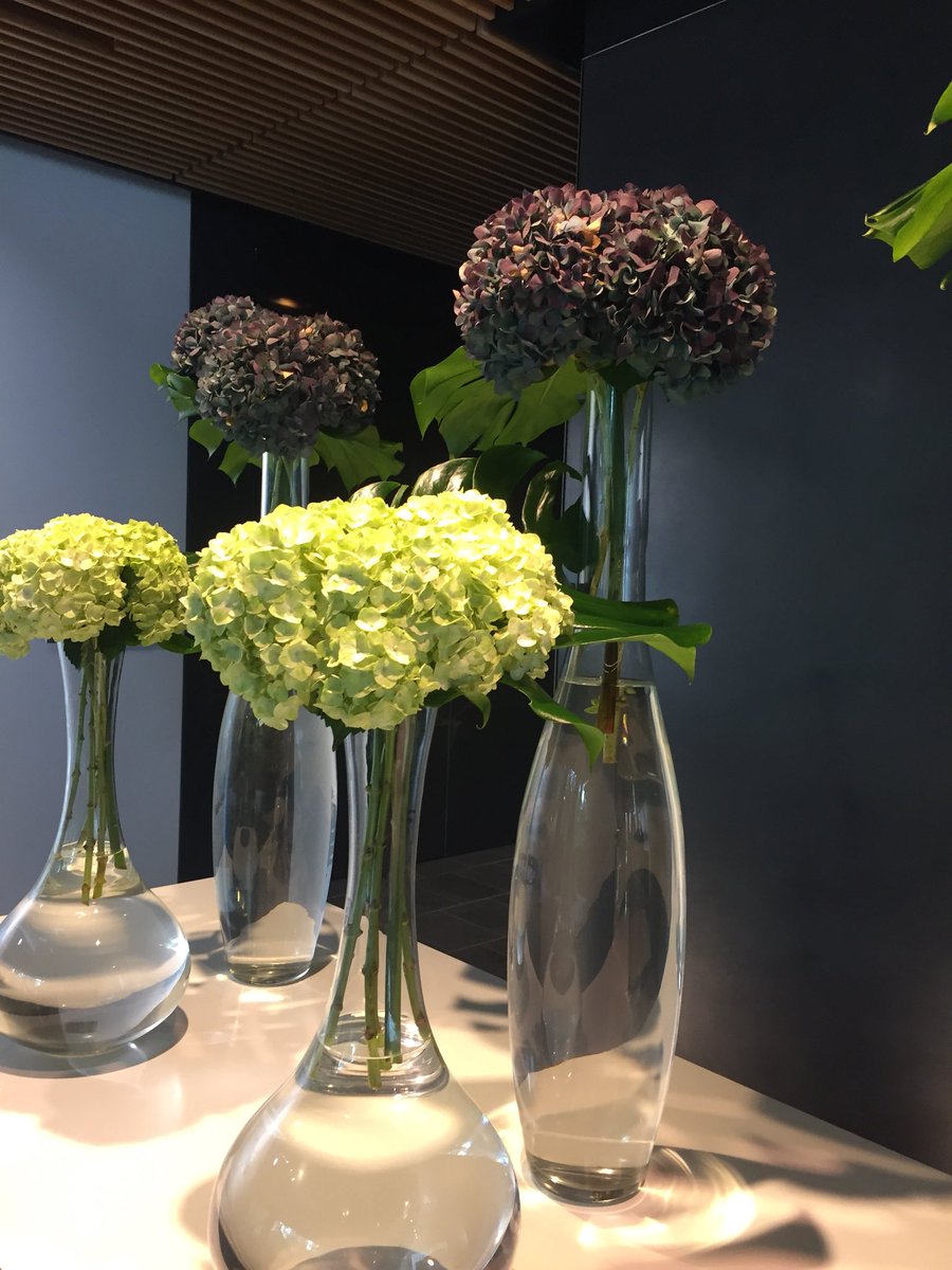 alexcrabtreepr's tweet photo. Stunning flowers in the #nativelandltd #development designed by @rogersstirkharbour - @NEOBankside
#southbank #awardwinningdeveloper https://t.co/a7jNptnw6B