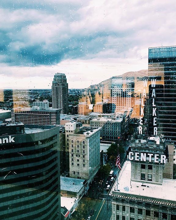 IzzyDooDaah's tweet photo. #Rainy #Mornings #WalkerCenter #SaltLakeCity #DowntownSLC https://t.co/upB8RL9iAK