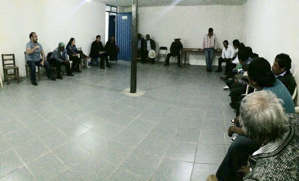 Marisol_Calva's tweet photo. LO MÁS IMPORTANTE ES HONRAR LA CONFIANZA DE LA GENTE. Con mi amigo Dip. @PACO_JIMENEZ conversamos con vecinos de San Andrés Azumiatla. https://t.co/aU1jp2h04T