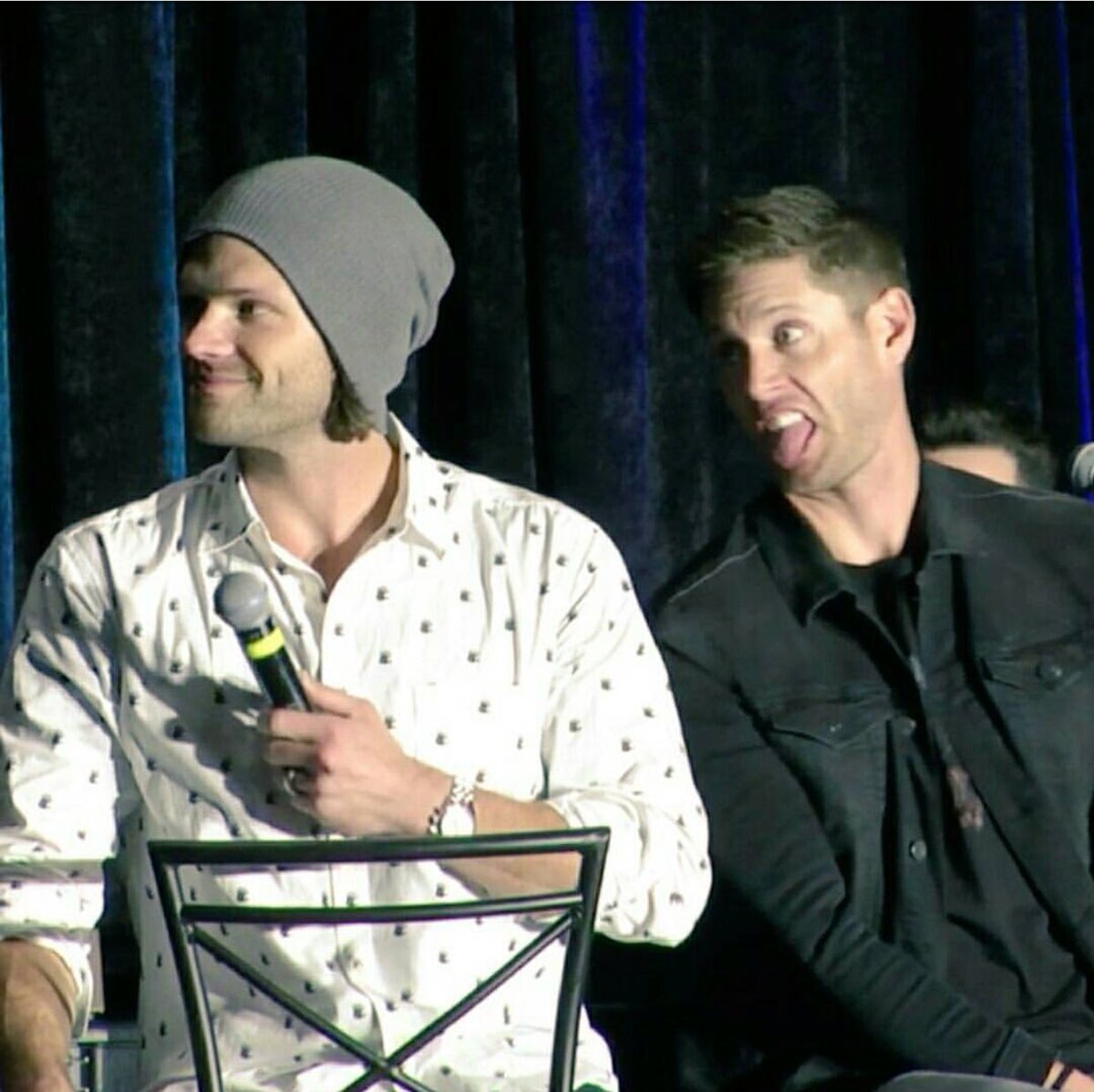 wendyrandolph's tweet photo. Have a great #J2sDay #HappyHalloween #Mondaypart2 π³ππ» https://t.co/3f61VUfMa0