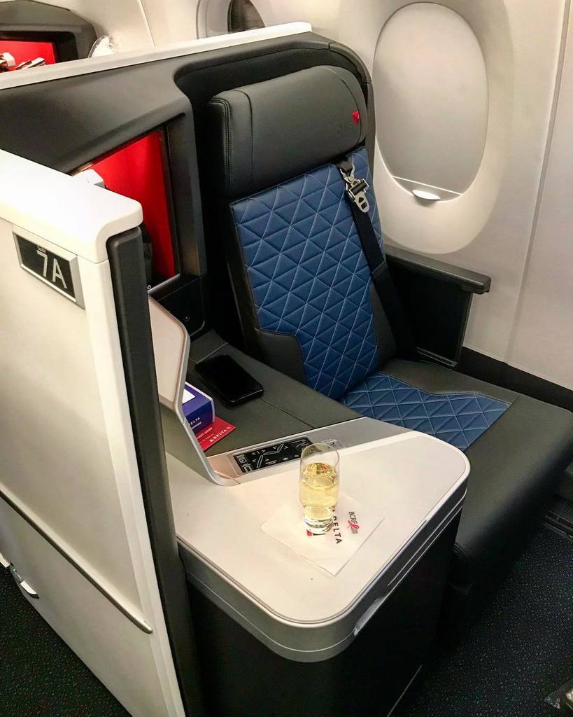 thriftytraveler's tweet photo. You’re going to want to fly the new Delta One Suite 😍 #a350 #deltaonesuite #a350firstflyersclub #avgeek #airbus #i… https://t.co/3IYhvPWzOa https://t.co/4ZYbEWlKmp