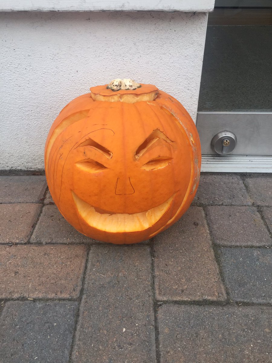 Hamptons International Battersea tweet media