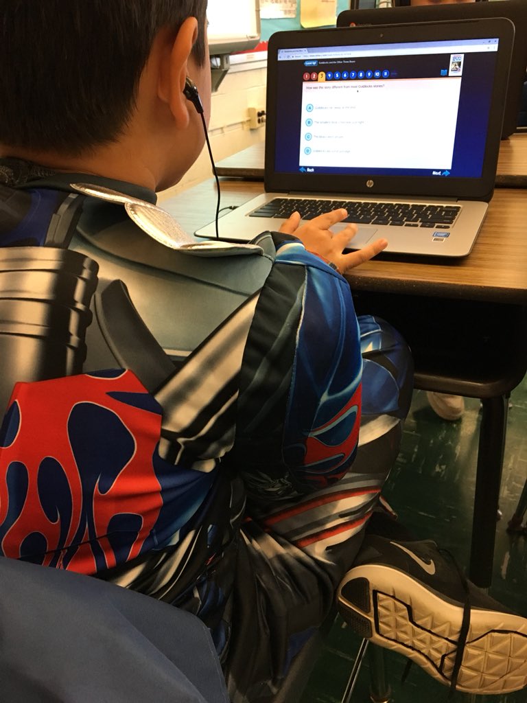 MrStroeverTFMS's tweet photo. Optimus Prime is leveling up on Reading A-Z!!! #razkids #halloween @PantherPrideSRS https://t.co/rGnzbkVjJU