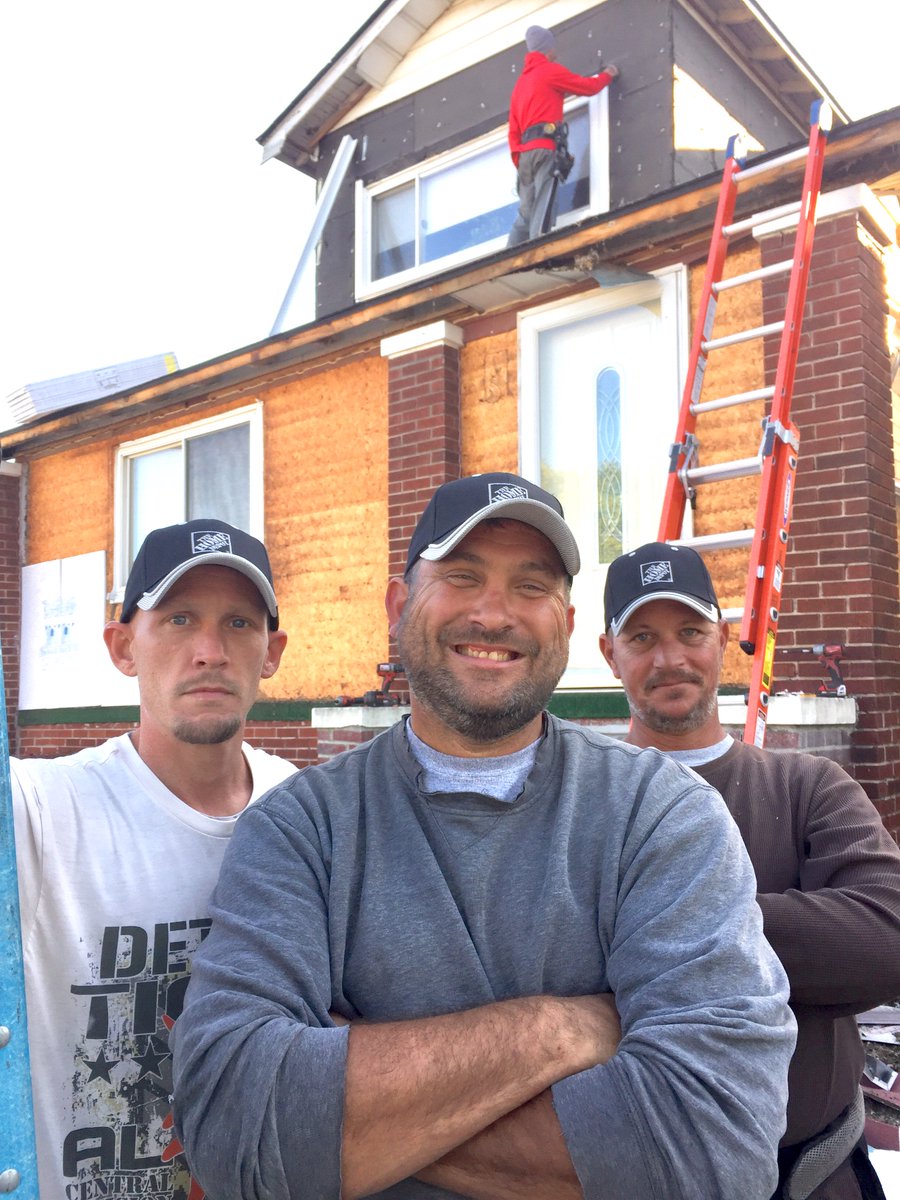 HDEDETROITTEAM's tweet photo. HDE Siding contractor Nunley Construction proud to be a Home Depot Representative. https://t.co/0kQKZdabyG