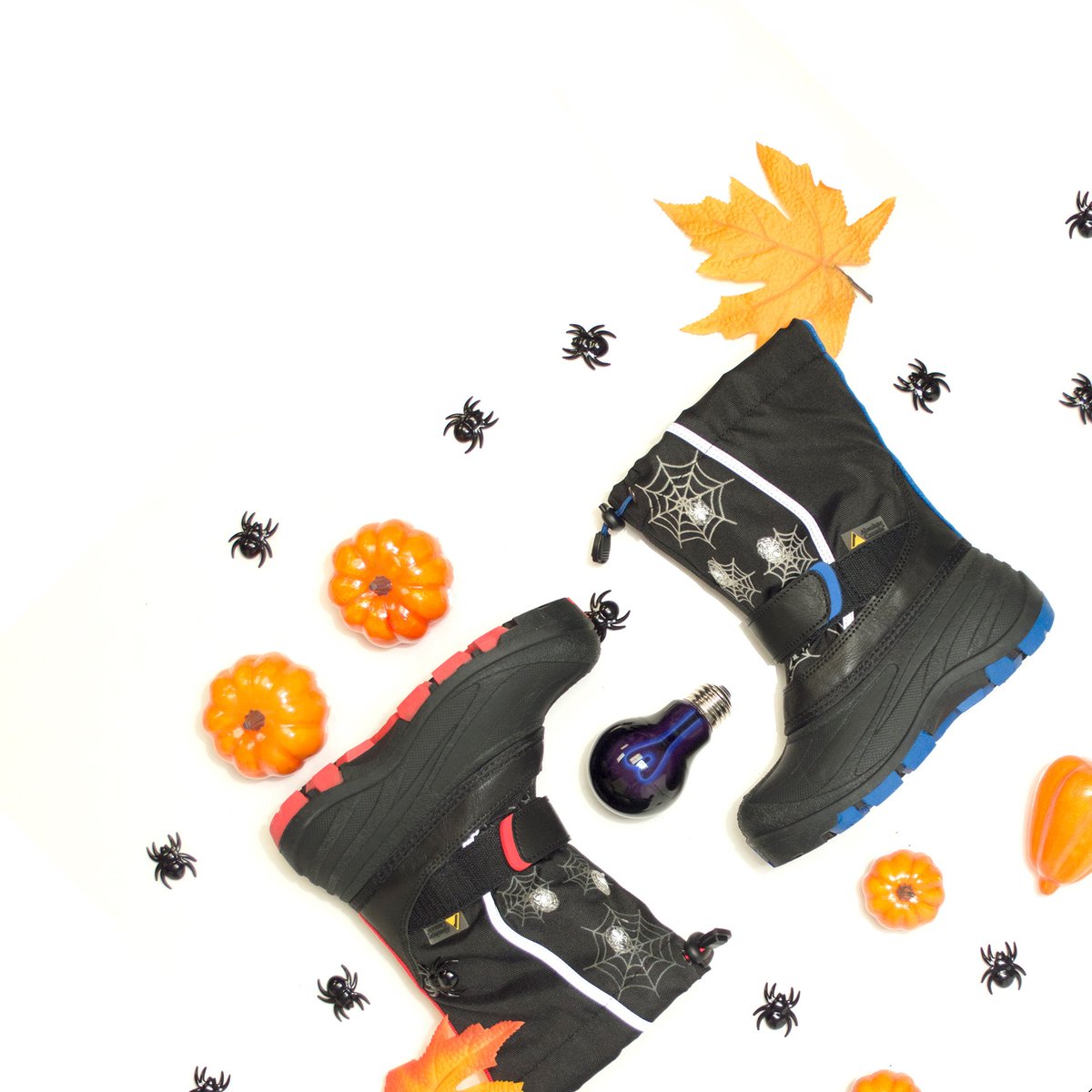 AbsoluteCanada's tweet photo. Wishing you a #safe (but still super #spooky) #Halloween! https://t.co/dR7xa5DIub