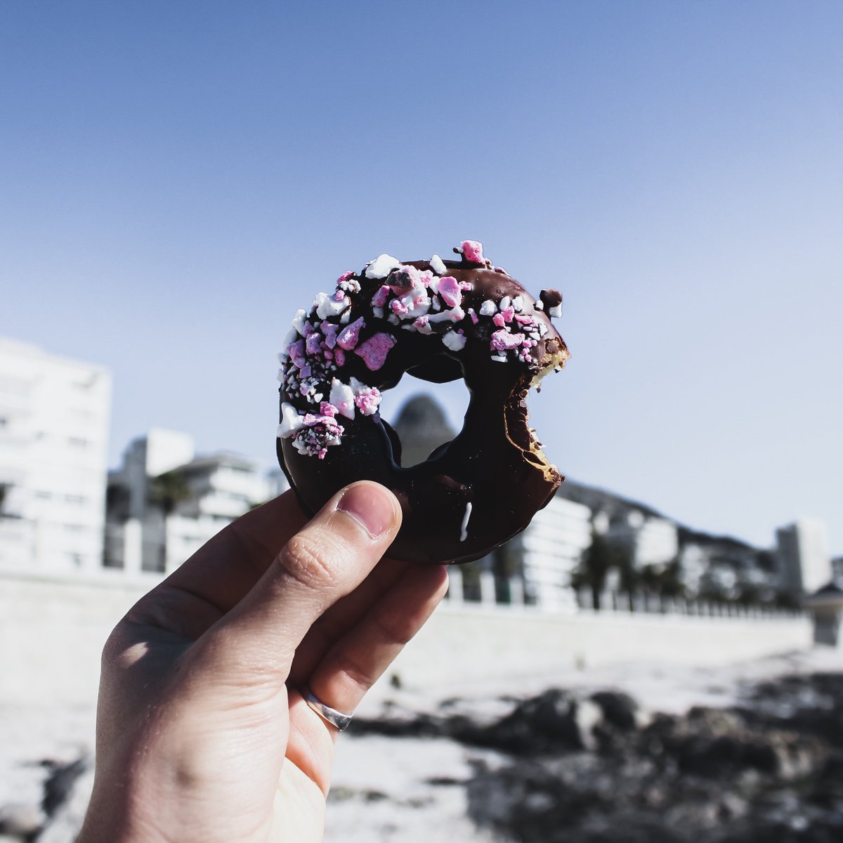 MattRossOFL's tweet photo. Nom 🍩
#MaleModel #Model #ModelLife #Foodie #Foodies #Doughnuts #Donuts #DonutLover #Nom #Summer #SummersDay #SummerVibes #Beach #BeachVibes #CheatDay #Diet #BalancedDiet #IgersCT #CapeTown #SouthAfrica #Seapoint #SeapointPromenade #Travel #Traveller #MattRoss
@ilovedairyden https://t.co/d7MzXQJeuf