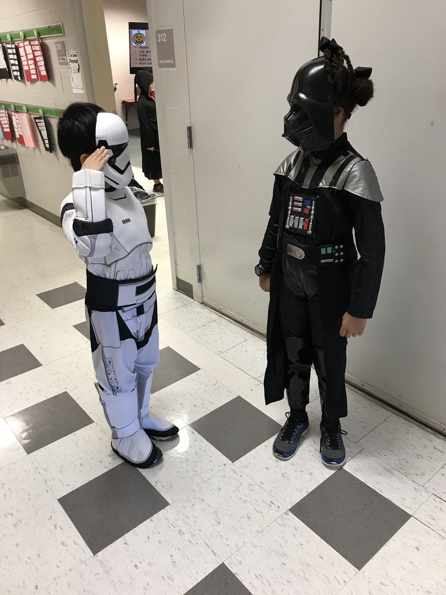MsCrotty's tweet photo. “You work for me” ⭐��⚔️ #BookCharacterDay https://t.co/1r1pGVkIaC