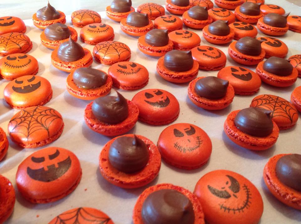 ConcoursMacaron's tweet photo. Mac'Halloween 🎃😱 par notre Vice-Champione-du-Monde2017 ANNE-LAURE candidate #Lyon2016 membre du jury le 9 déc chez Sébastien @pastrybouillet https://t.co/rsINsacG3Q