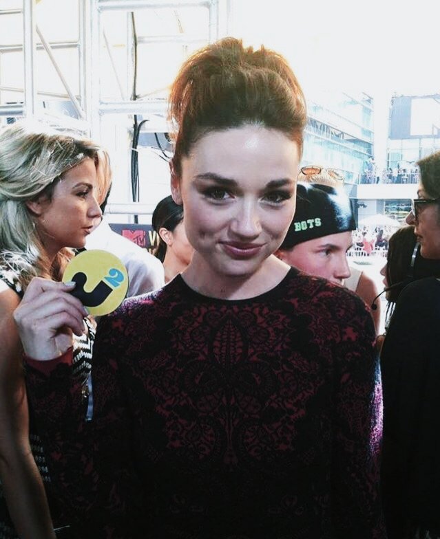 reedarchive's tweet photo. @CrystalmReed is so pretty, I want to cry 💕😭 https://t.co/zASjEG2fBL