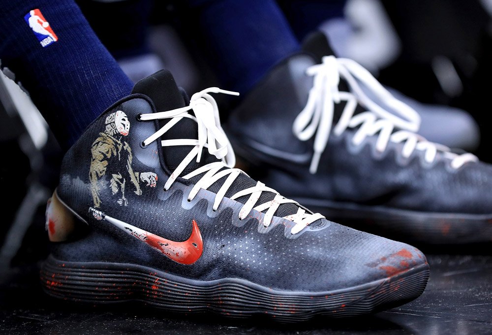 ComplexBets's tweet photo. .@KarlTowns just won Halloween with these custom Nikes https://t.co/ZqwbvK2IgX https://t.co/F9pNqpdCYD