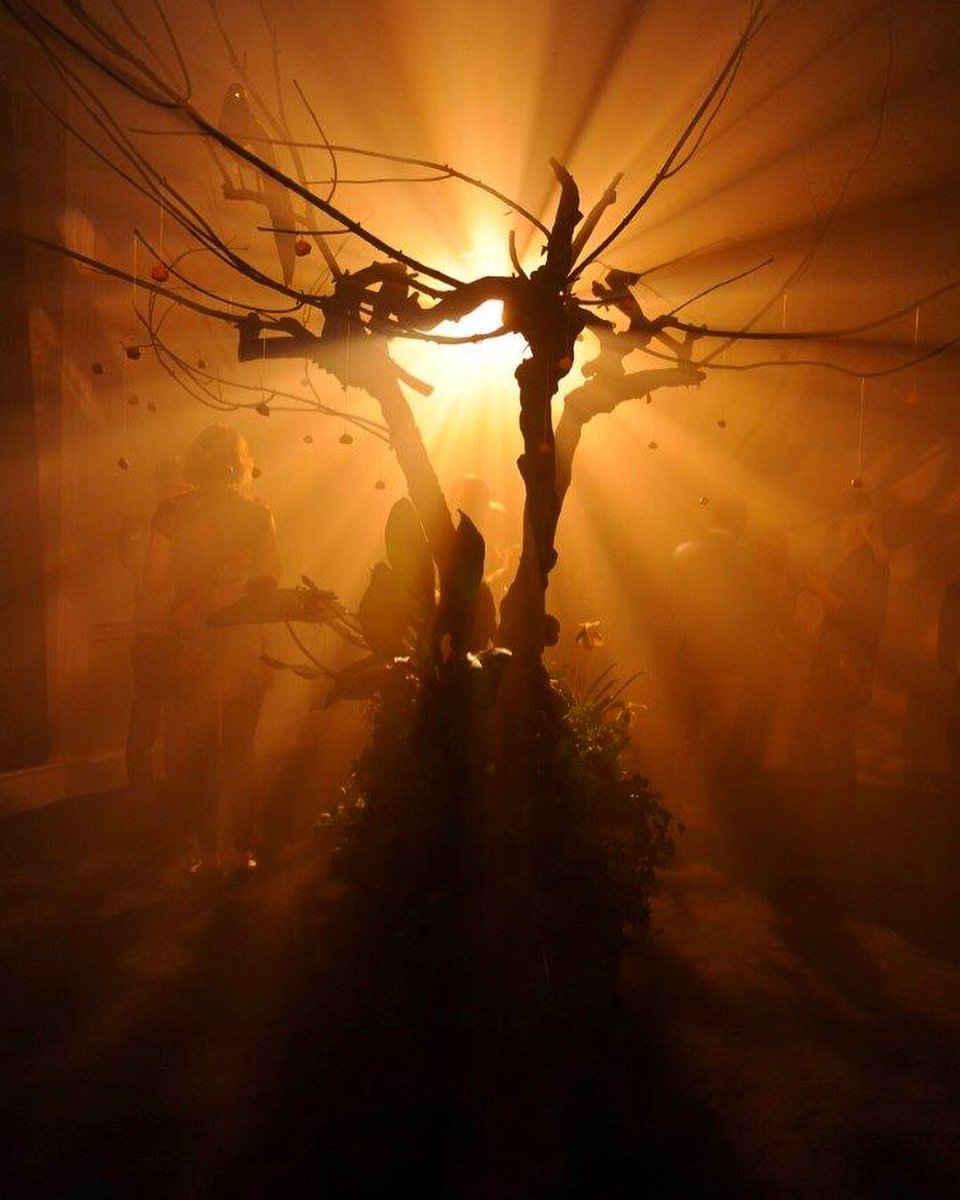 bubblefood's tweet photo. Guests foraged for canapés from a tree before enjoying an ethereal dinner #stylishevents #eventvisionary
@VeeversCarter @SomersetHsVenue https://t.co/dxPrMAIYmM