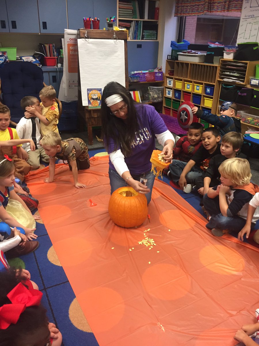 Rebeckahebbe's tweet photo. Counting seeds in Mrs. Mills class. #curtises #whywisd https://t.co/3Sk2aPfdul