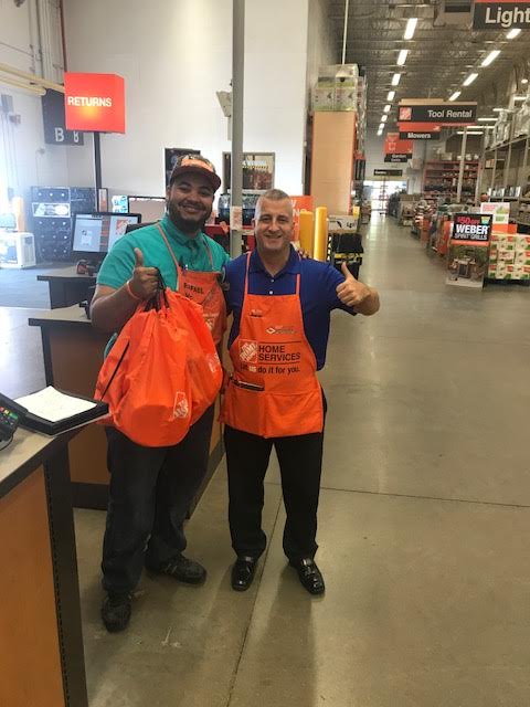 HDEDETROITTEAM's tweet photo. Aaron King in Store @Thd2744 https://t.co/2xympHLj3J