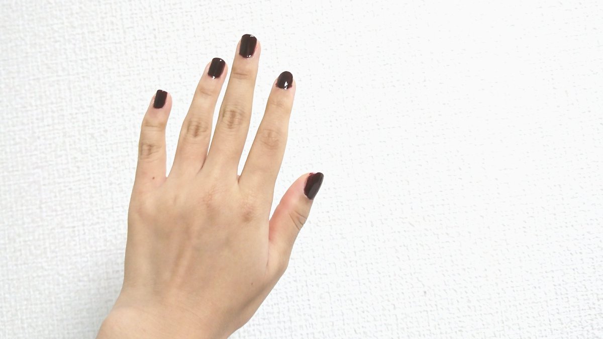 aoieurope_'s tweet photo. できた!!💅🏻✨
黒にしか見えないけど、深いボルドー色です🍷
#nailholic #rd403 https://t.co/hcEYoFxspI