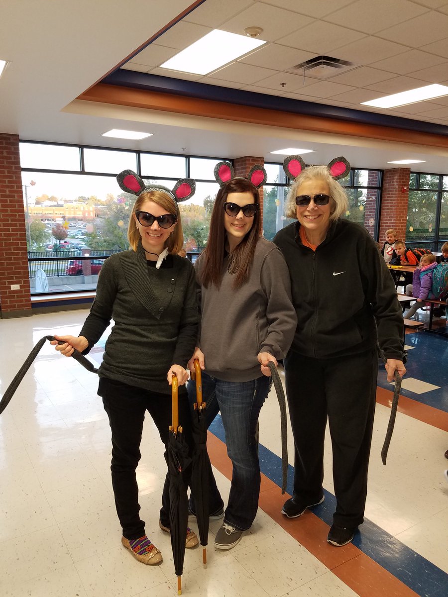 christateacher's tweet photo. #3blindmice @saints_jc #halloween &amp; #teaching nursery rhymes! @christateacher @kinderteacher77 https://t.co/Y2aHWe7DSv