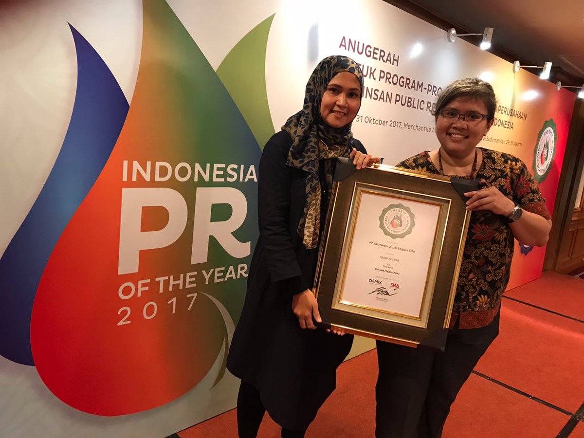 Ine_cappuccino's tweet photo. @mixmarcomm PR Program Of The Year 2017 kategori The Best Owned Media utk buletin Quality Linq #Sequis
#mixmarcommunity
#PRofTheYear2017 https://t.co/P8k61ApA8m