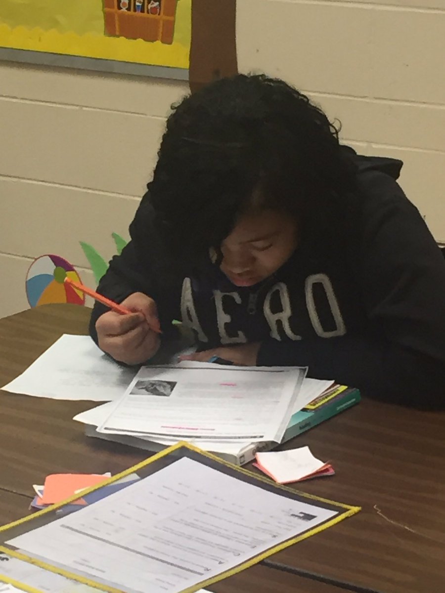 nrburgermiddle's tweet photo. Students Writing in ELA class #Vision #ModelTeaching&LearningEnvironment @HPSD @HpsdSup https://t.co/vbb1PkvnGx
