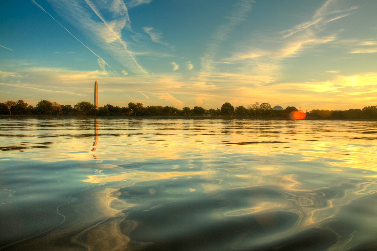 AnacostiaRrkper's tweet photo. Getting an early start is never easy on these chilly mornings... but views like this make it worth it. #allabouttheriver #plasticbagfee https://t.co/2ecXfYiUxf